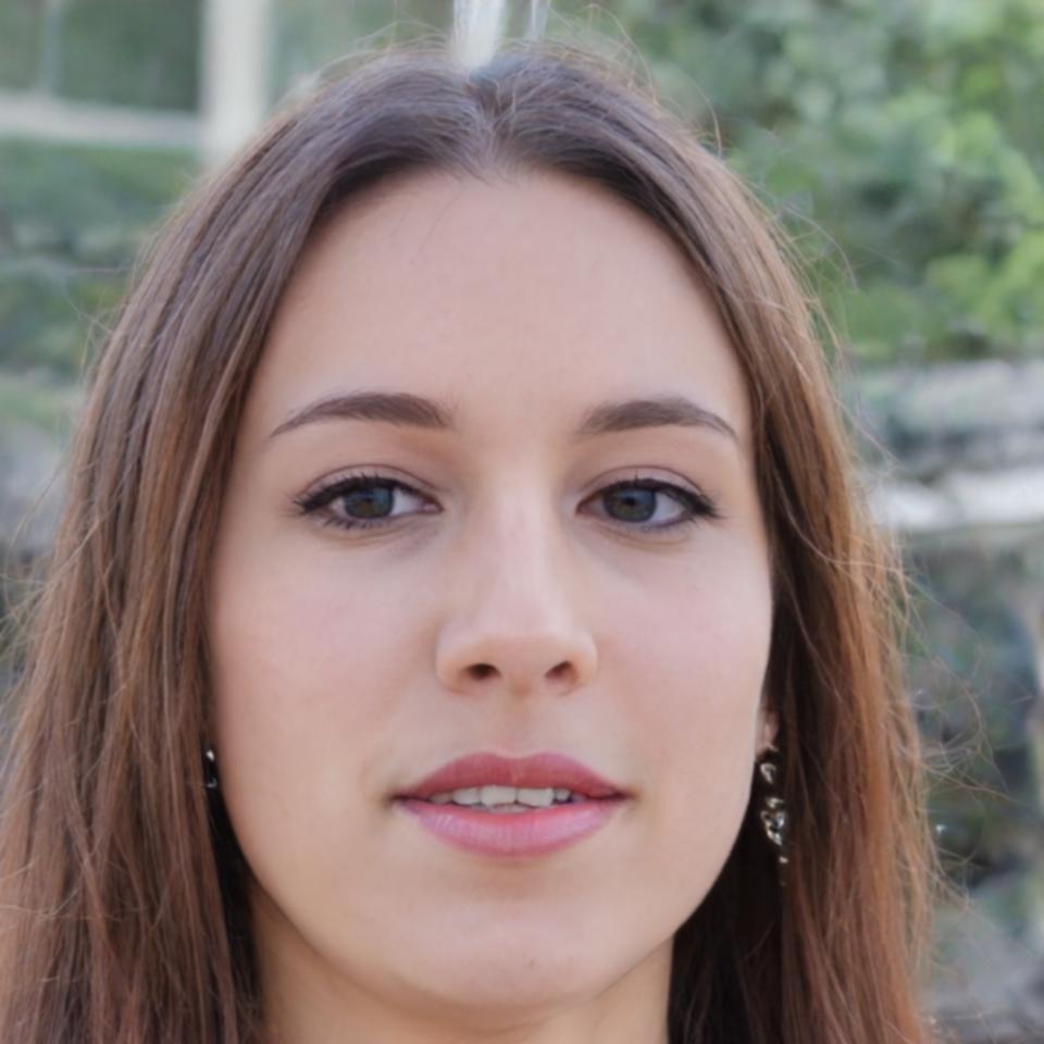 Romane Desforge, analyste senior